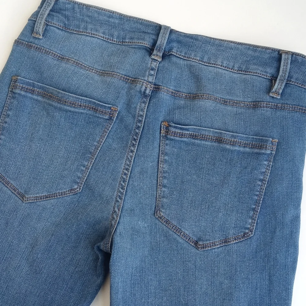 Design Lab Lord & Taylor Women’s Denim Blue Straight Frayed Leg Rayon Jeans 26